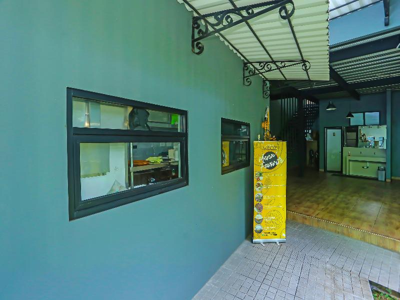 Super Oyo Townhouse Oak Ht Fiducia Pondok Gede image