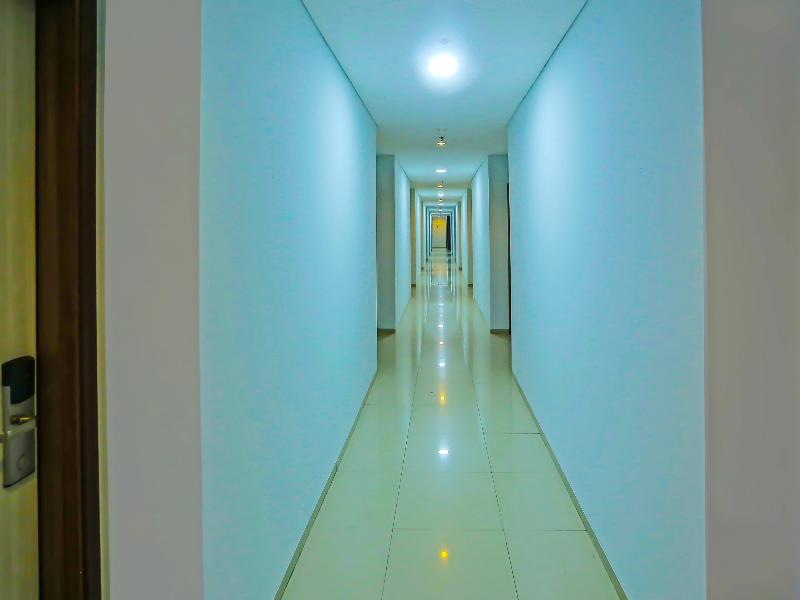 Super Oyo Townhouse Oak Ht Fiducia Pondok Gede image