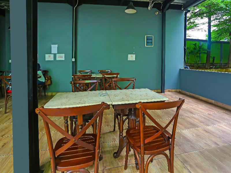 Super Oyo Townhouse Oak Ht Fiducia Pondok Gede image