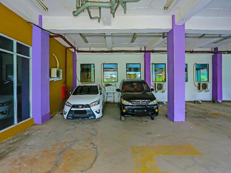 Super Oyo Townhouse Oak Ht Fiducia Pondok Gede image