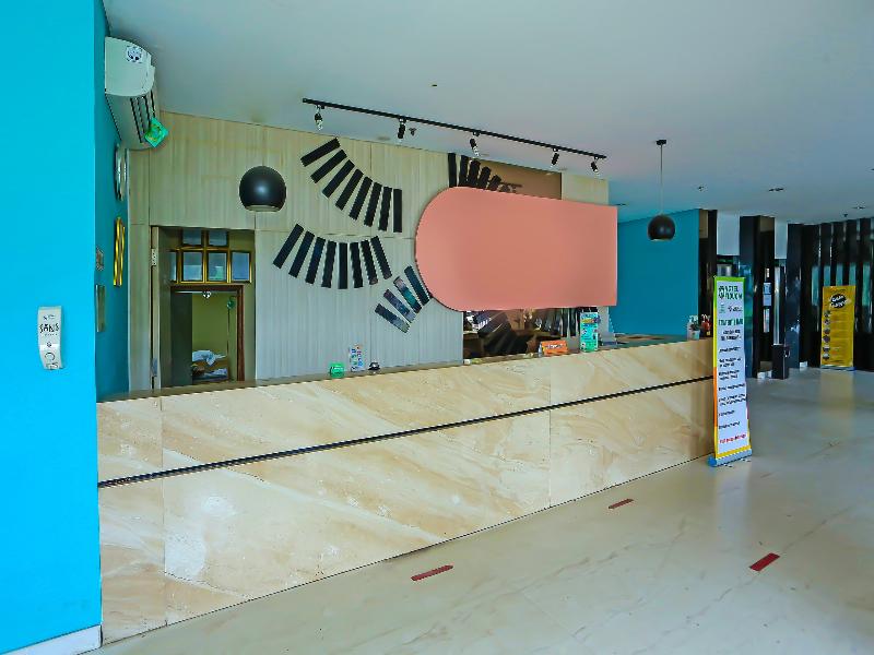 Super Oyo Townhouse Oak Ht Fiducia Pondok Gede image