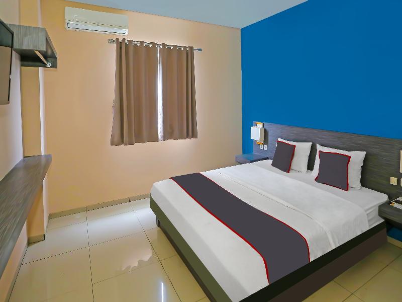 Super Oyo Townhouse Oak Ht Fiducia Pondok Gede image
