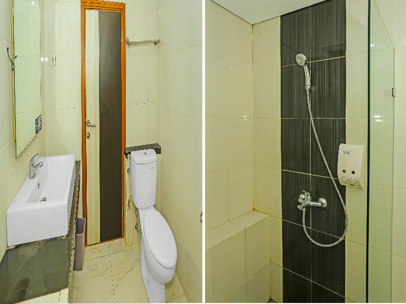 Super Oyo Townhouse Oak Ht Fiducia Pondok Gede image