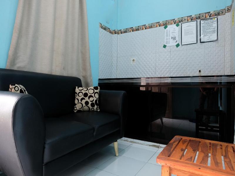 Formerly RedDoorz near Mojokerto Train Station image