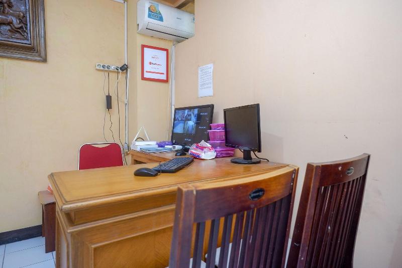 Formerly RedDoorz Syariah near GOR Satria 4 image