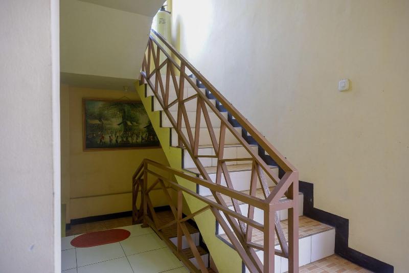 Formerly RedDoorz Syariah near GOR Satria 4 image