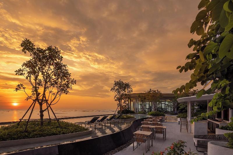 S. Sriracha Hotel & Residence image