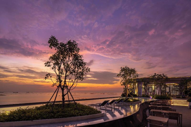 S. Sriracha Hotel & Residence image