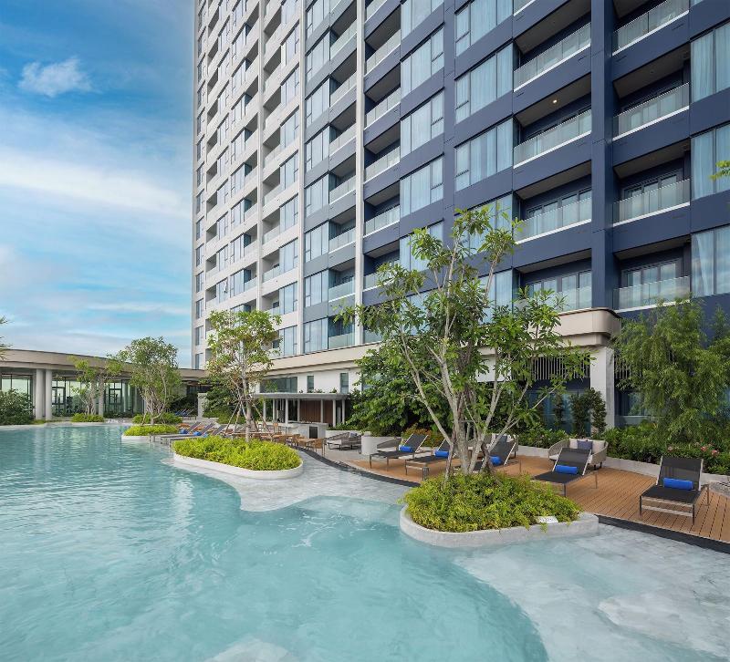 S. Sriracha Hotel & Residence image