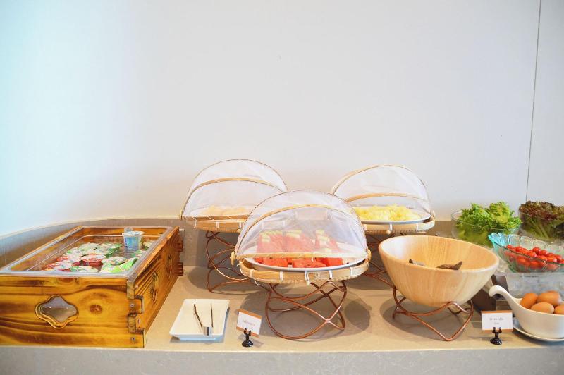 S. Sriracha Hotel & Residence image