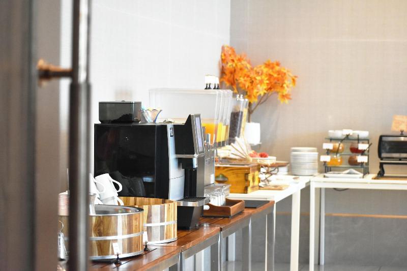 S. Sriracha Hotel & Residence image
