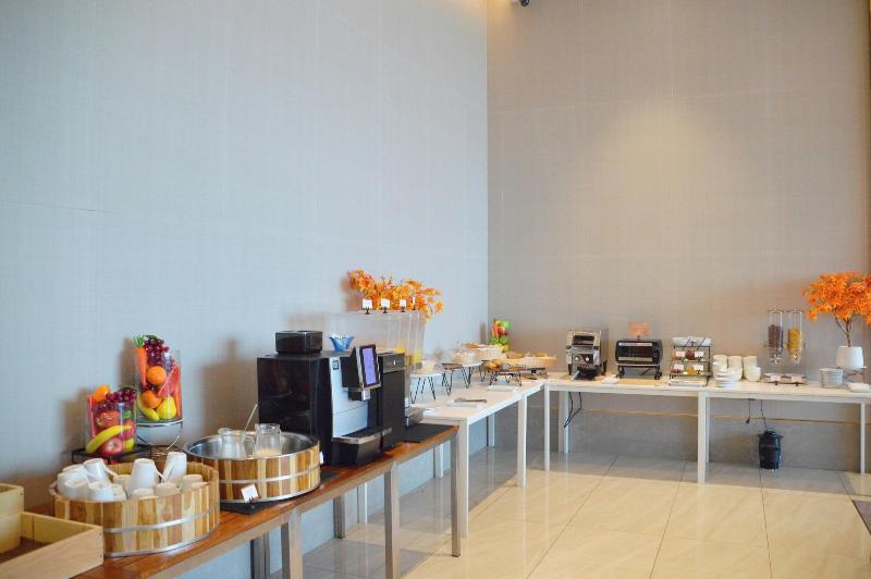 S. Sriracha Hotel & Residence image