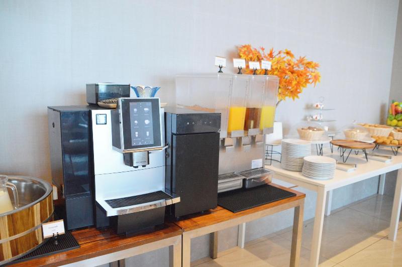 S. Sriracha Hotel & Residence image