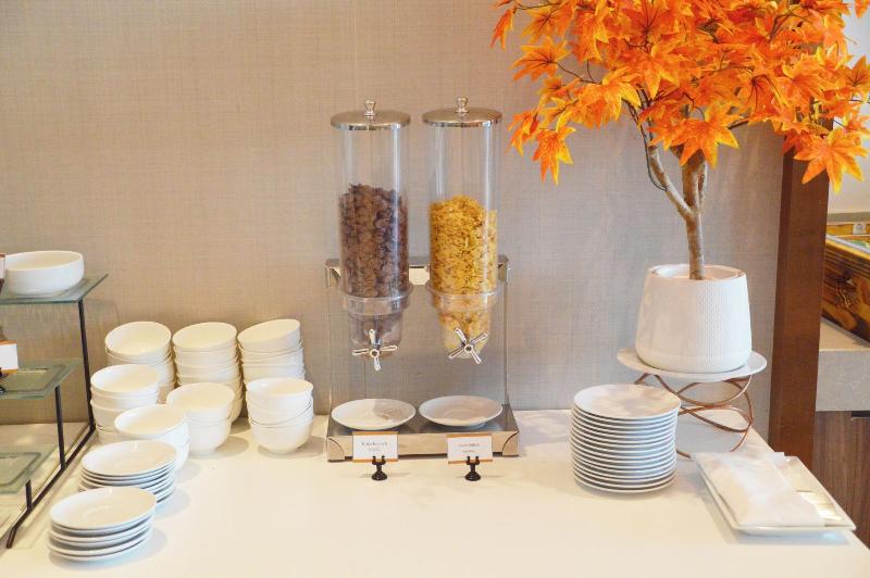 S. Sriracha Hotel & Residence image
