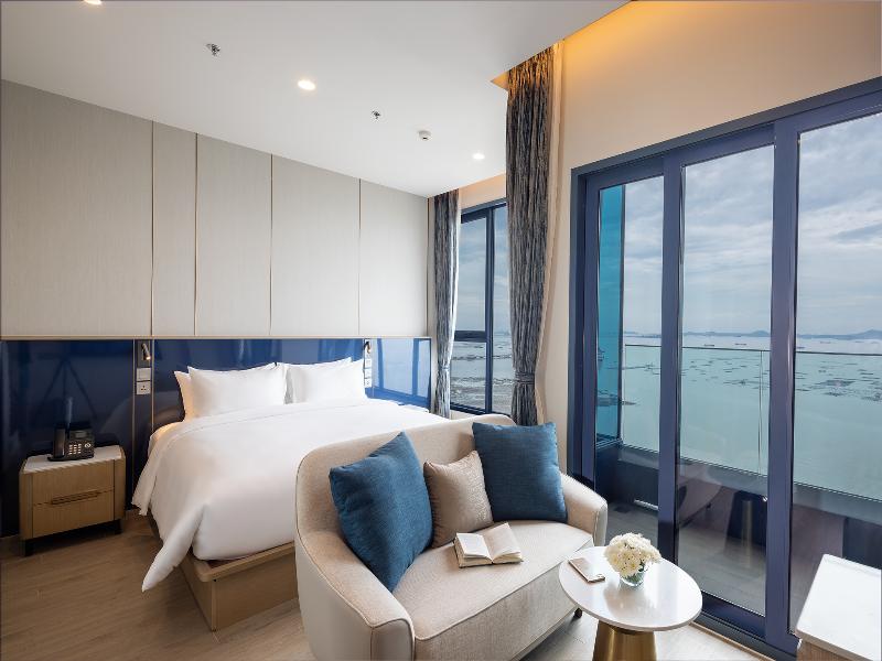 S. Sriracha Hotel & Residence image
