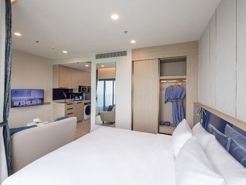 S. Sriracha Hotel & Residence image
