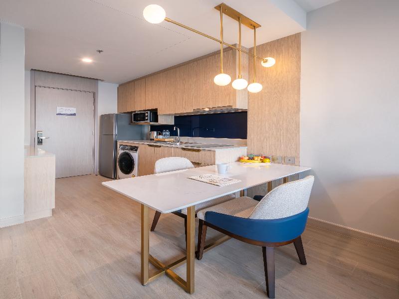 S. Sriracha Hotel & Residence image