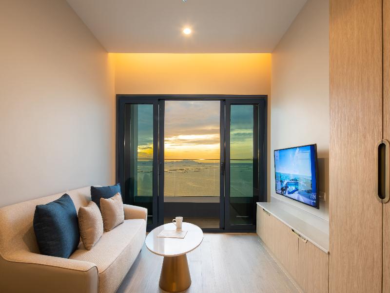 S. Sriracha Hotel & Residence image