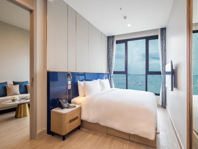 S. Sriracha Hotel & Residence image