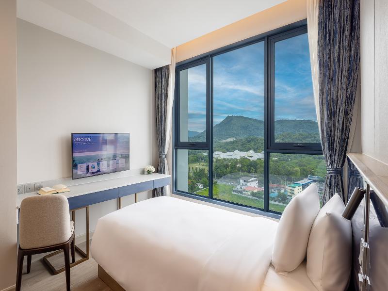 S. Sriracha Hotel & Residence image