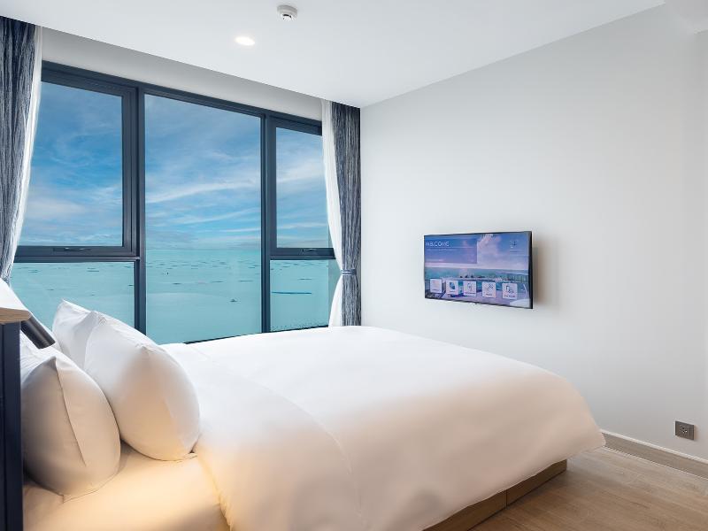 S. Sriracha Hotel & Residence image