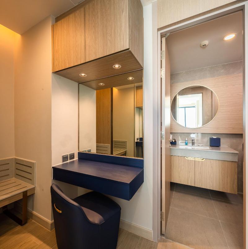 S. Sriracha Hotel & Residence image