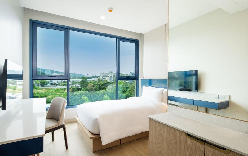 S. Sriracha Hotel & Residence image