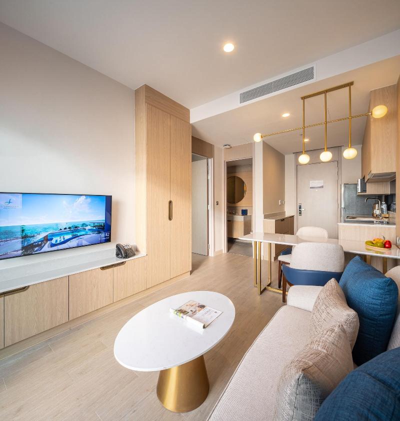 S. Sriracha Hotel & Residence image