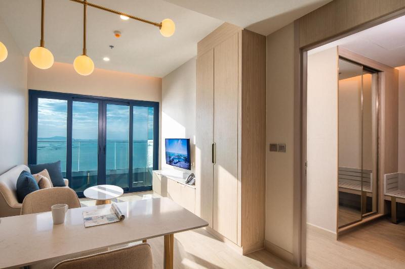 S. Sriracha Hotel & Residence image