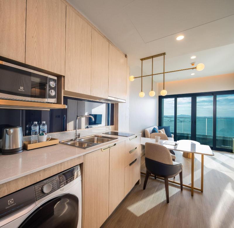 S. Sriracha Hotel & Residence image