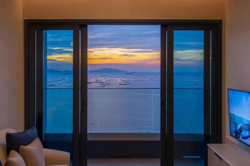 S. Sriracha Hotel & Residence image