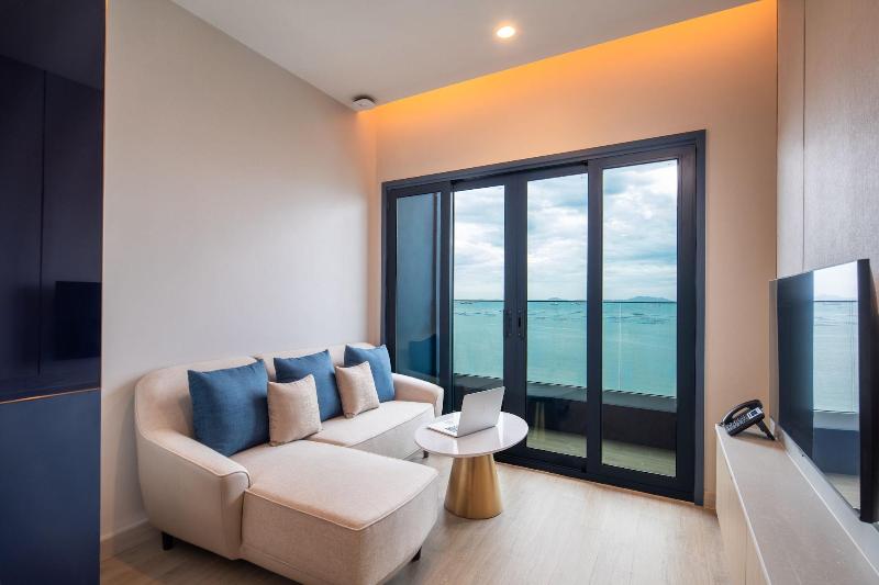 S. Sriracha Hotel & Residence image
