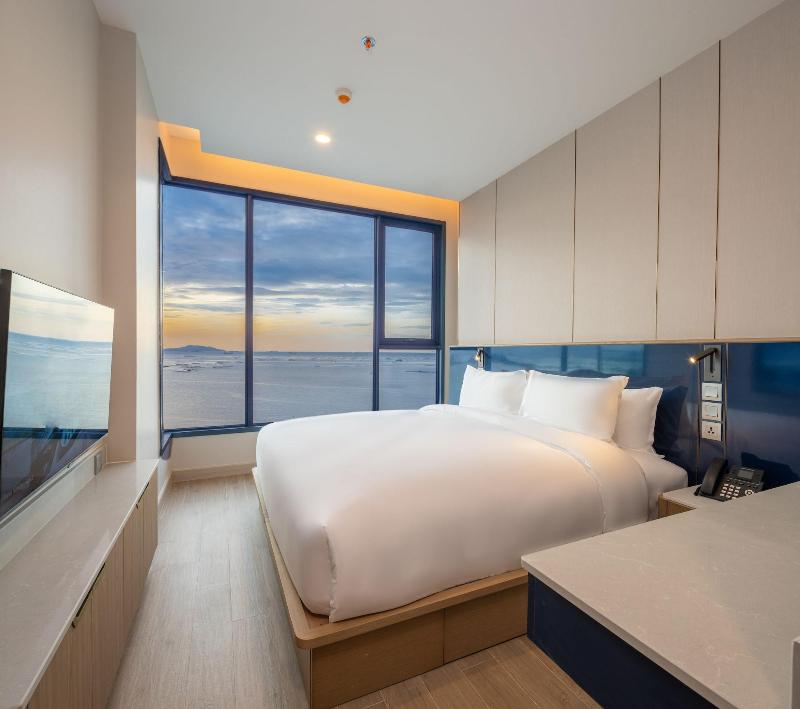 S. Sriracha Hotel & Residence image