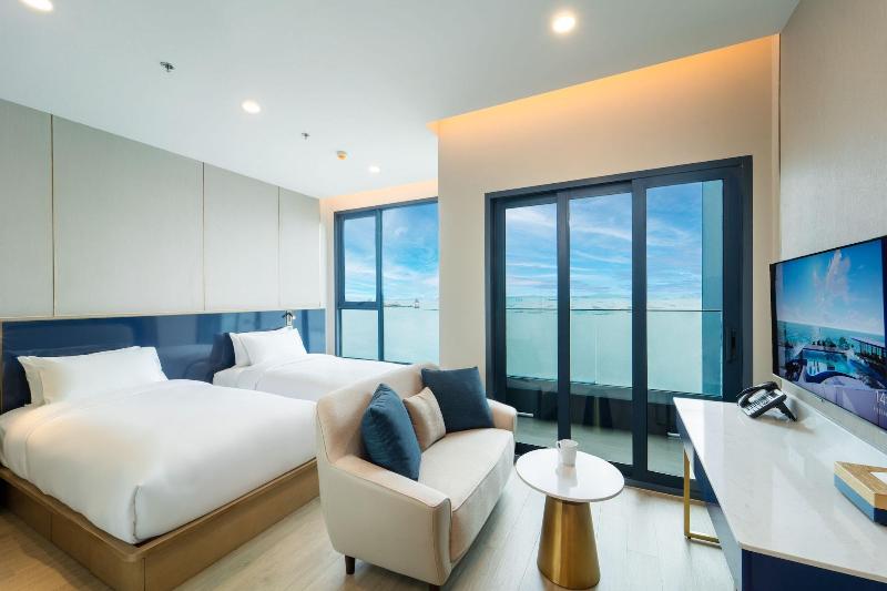 S. Sriracha Hotel & Residence image