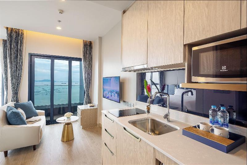 S. Sriracha Hotel & Residence image