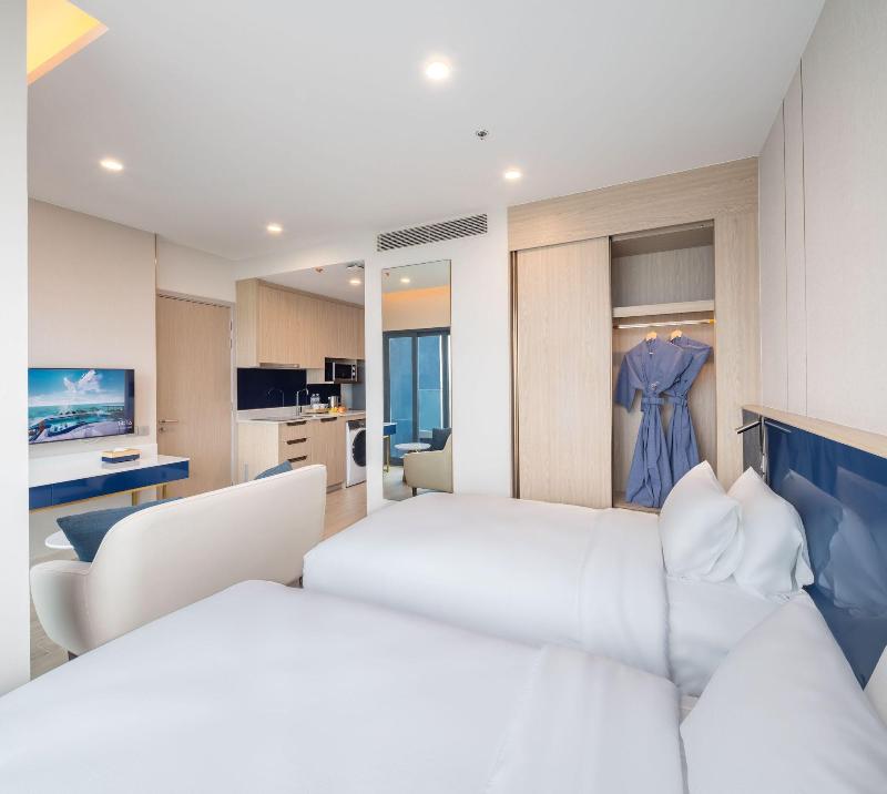 S. Sriracha Hotel & Residence image