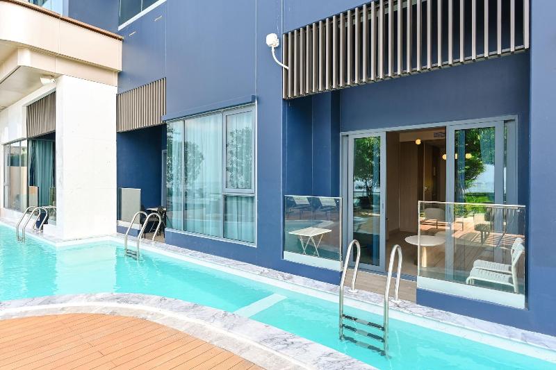 S. Sriracha Hotel & Residence image