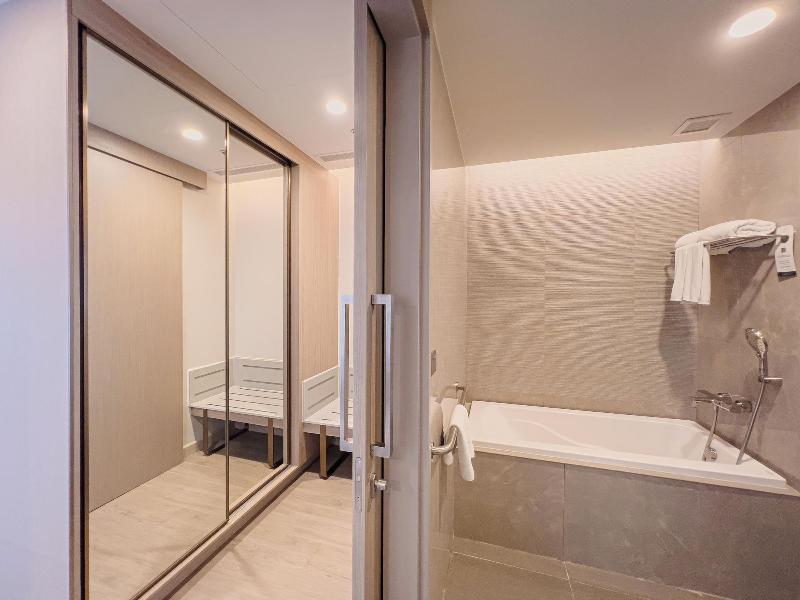S. Sriracha Hotel & Residence image