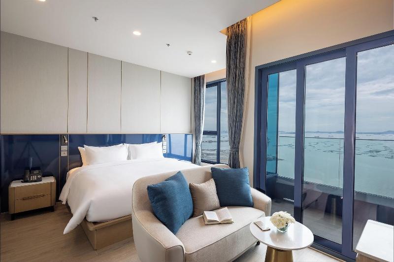 S. Sriracha Hotel & Residence image