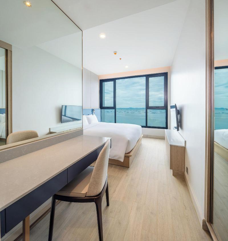 S. Sriracha Hotel & Residence image