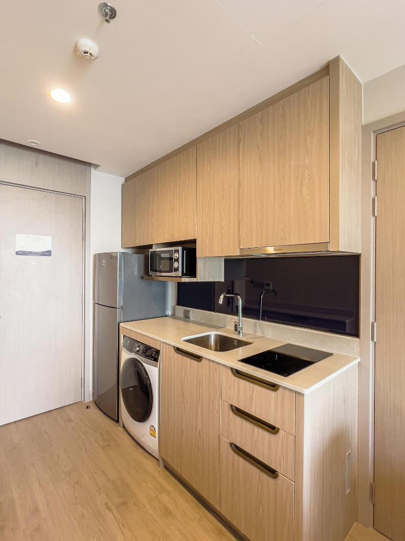 S. Sriracha Hotel & Residence image