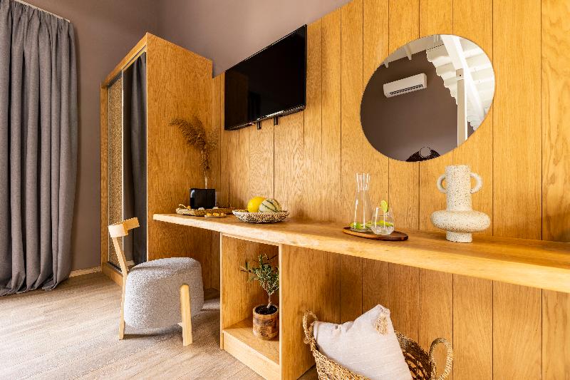 Avaton Suites & Villas - Image 10