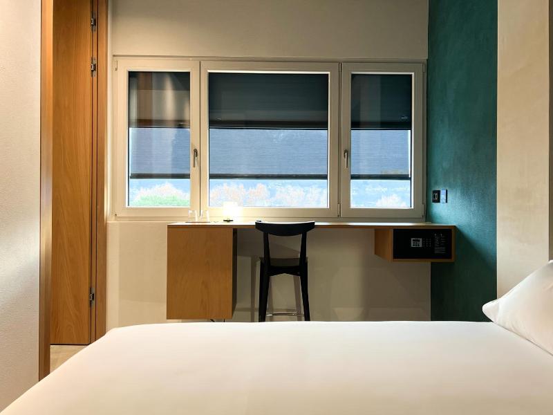 Riva Rooms & Studios image