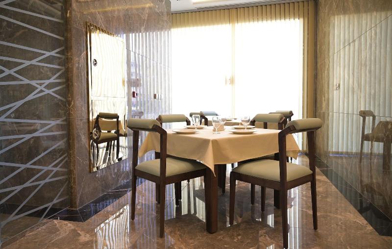 Garden City Hotel image