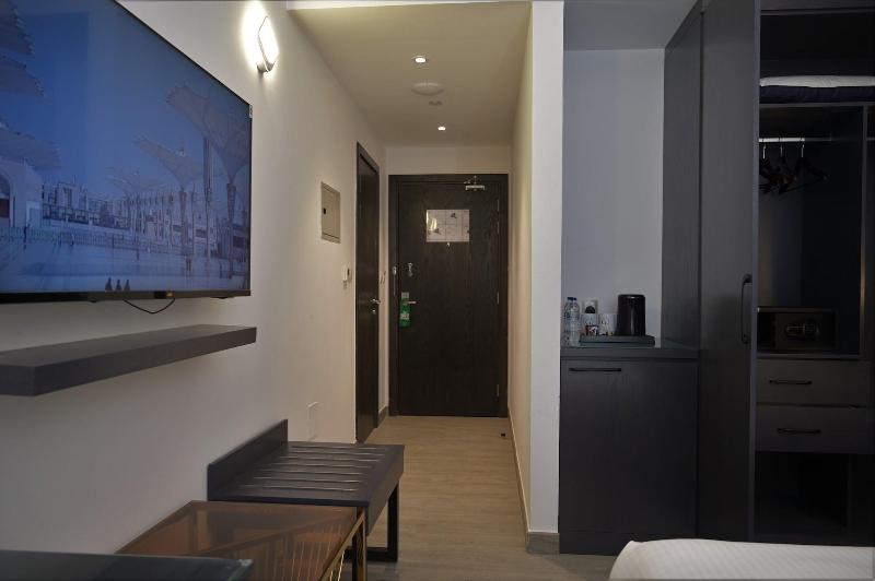 Garden City Hotel image