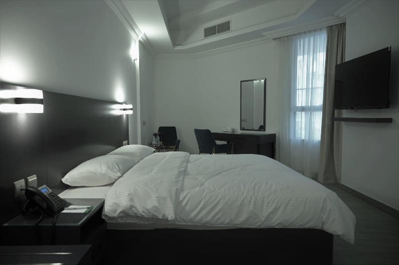 Garden City Hotel image