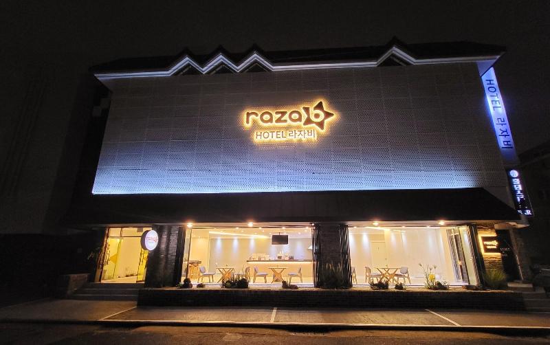 Hotel raza b image