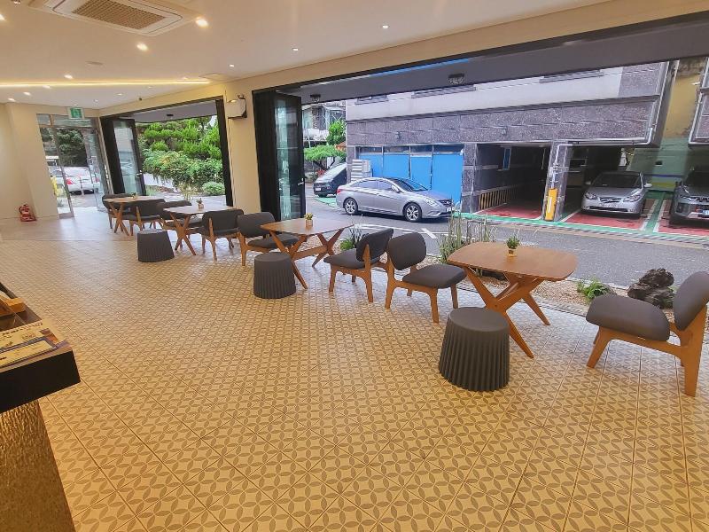Hotel raza b image