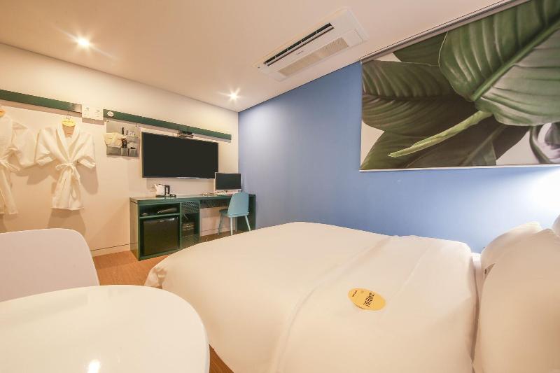 Hotel raza b image