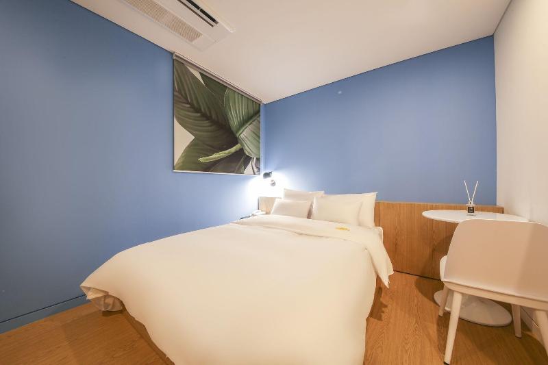 Hotel raza b image